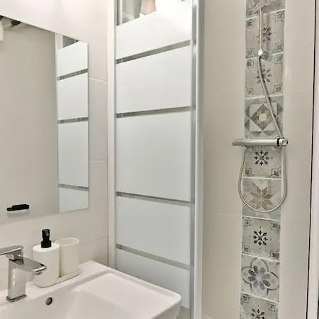 Appartamento Avec Mezzanine Au Centre De Parigi
